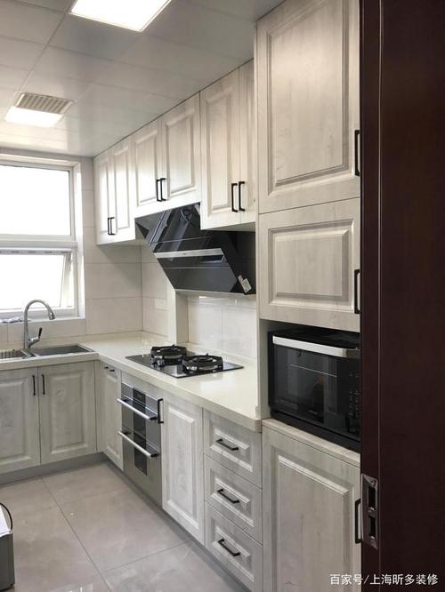 裝修實木門 櫥柜 榻榻米實景照片